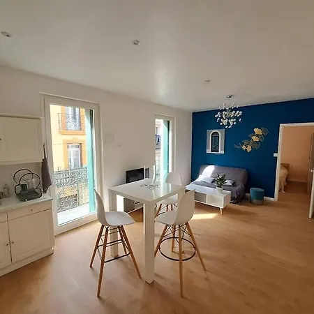 Apartment T2 Climatise Avec Balcon A Proximite Du Centre *